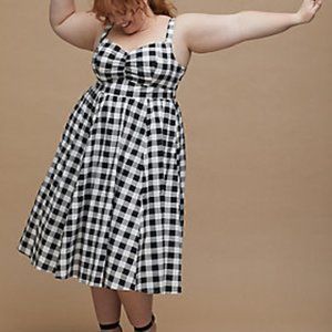 Retro Chic for Torrid Size 4 B&W Gingham